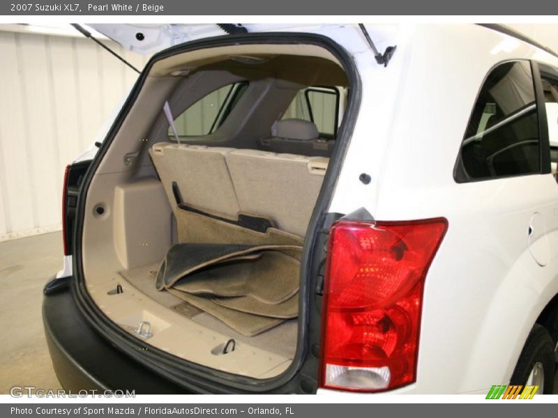 Pearl White / Beige 2007 Suzuki XL7