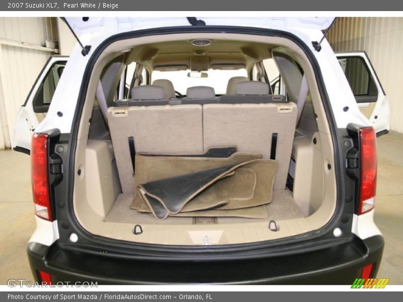 Pearl White / Beige 2007 Suzuki XL7