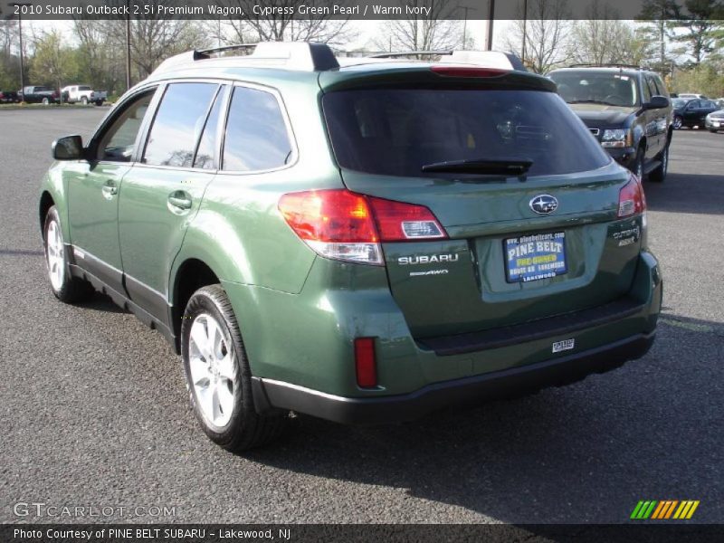 Cypress Green Pearl / Warm Ivory 2010 Subaru Outback 2.5i Premium Wagon