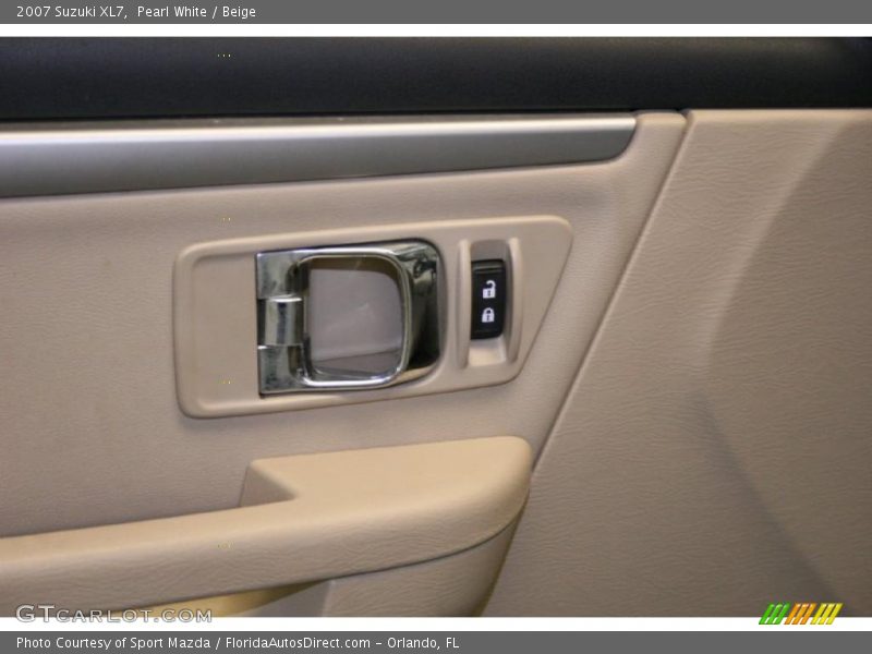Pearl White / Beige 2007 Suzuki XL7