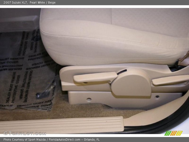 Pearl White / Beige 2007 Suzuki XL7