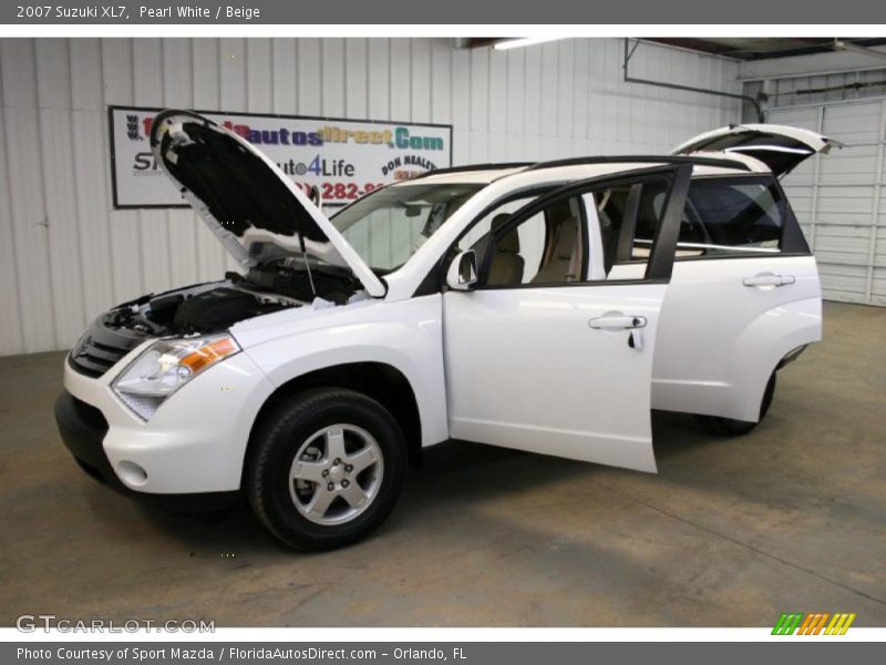 Pearl White / Beige 2007 Suzuki XL7