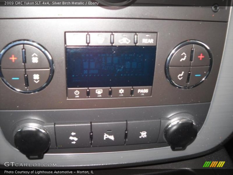 Silver Birch Metallic / Ebony 2009 GMC Yukon SLT 4x4