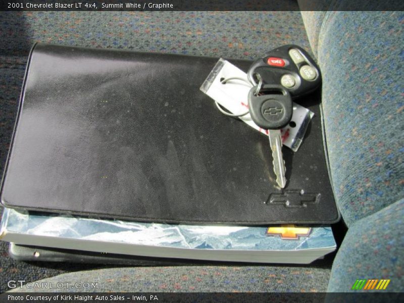 Summit White / Graphite 2001 Chevrolet Blazer LT 4x4