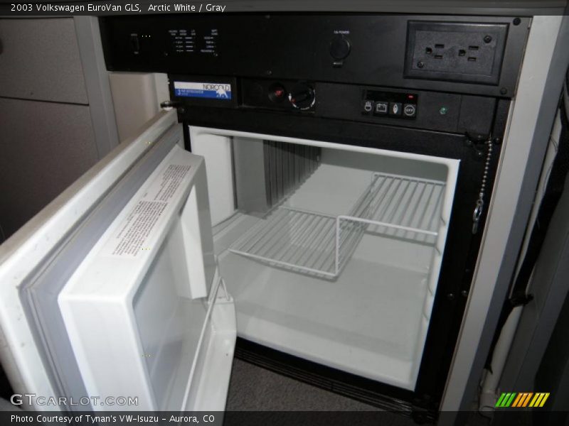 Arctic White / Gray 2003 Volkswagen EuroVan GLS
