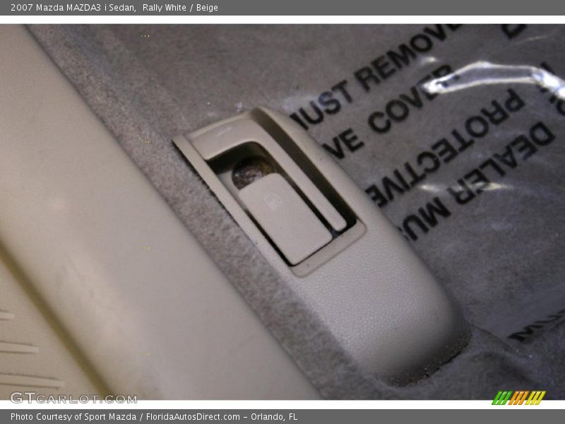 Rally White / Beige 2007 Mazda MAZDA3 i Sedan
