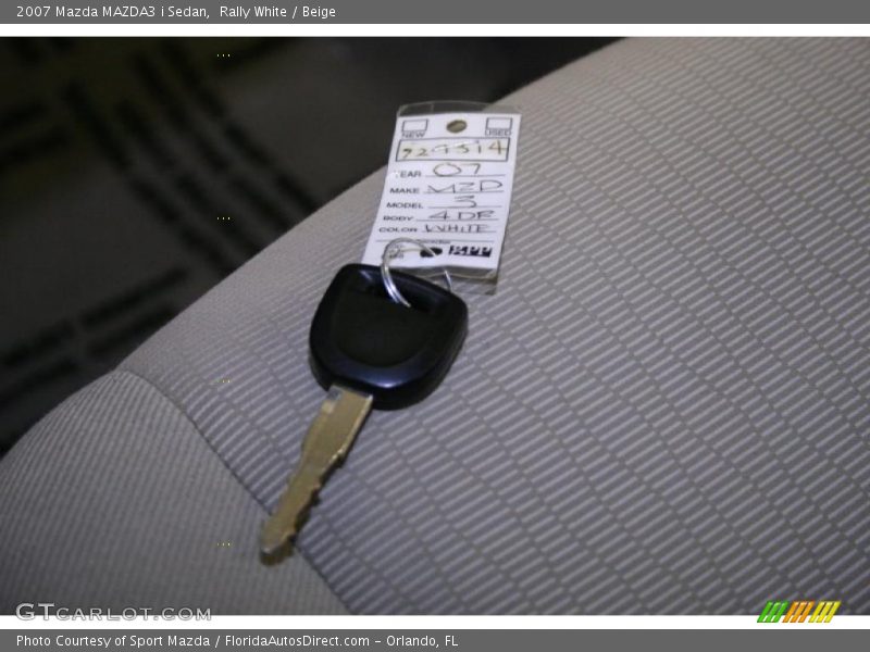 Rally White / Beige 2007 Mazda MAZDA3 i Sedan