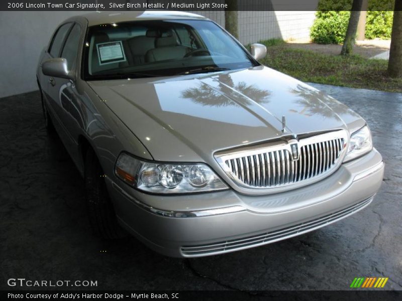 Silver Birch Metallic / Medium Light Stone 2006 Lincoln Town Car Signature