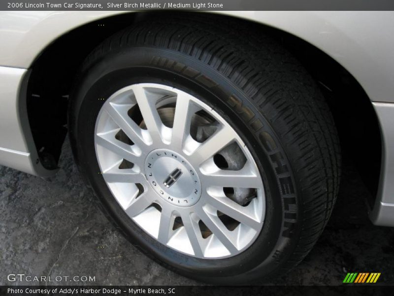 Silver Birch Metallic / Medium Light Stone 2006 Lincoln Town Car Signature