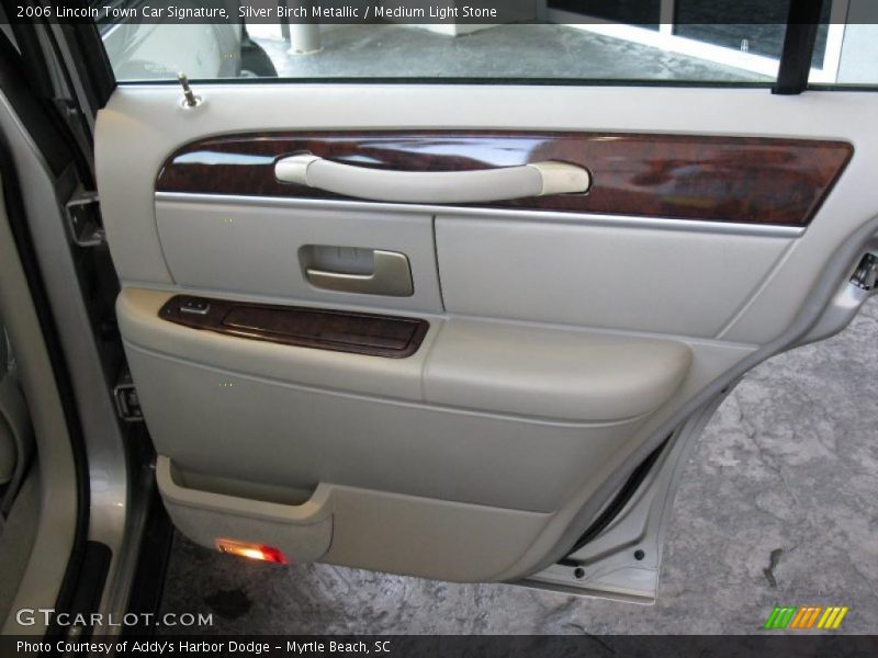 Silver Birch Metallic / Medium Light Stone 2006 Lincoln Town Car Signature