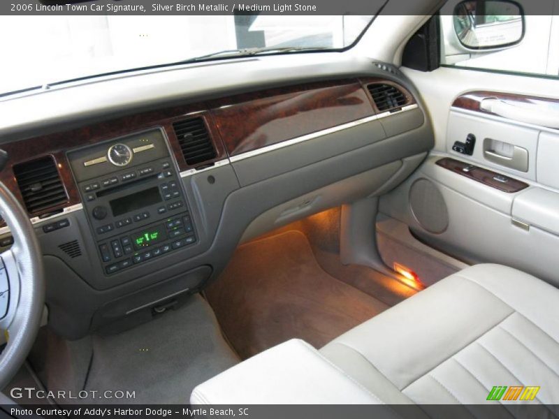 Silver Birch Metallic / Medium Light Stone 2006 Lincoln Town Car Signature
