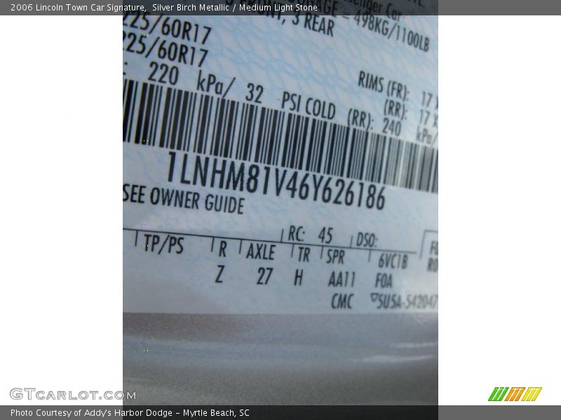 Silver Birch Metallic / Medium Light Stone 2006 Lincoln Town Car Signature