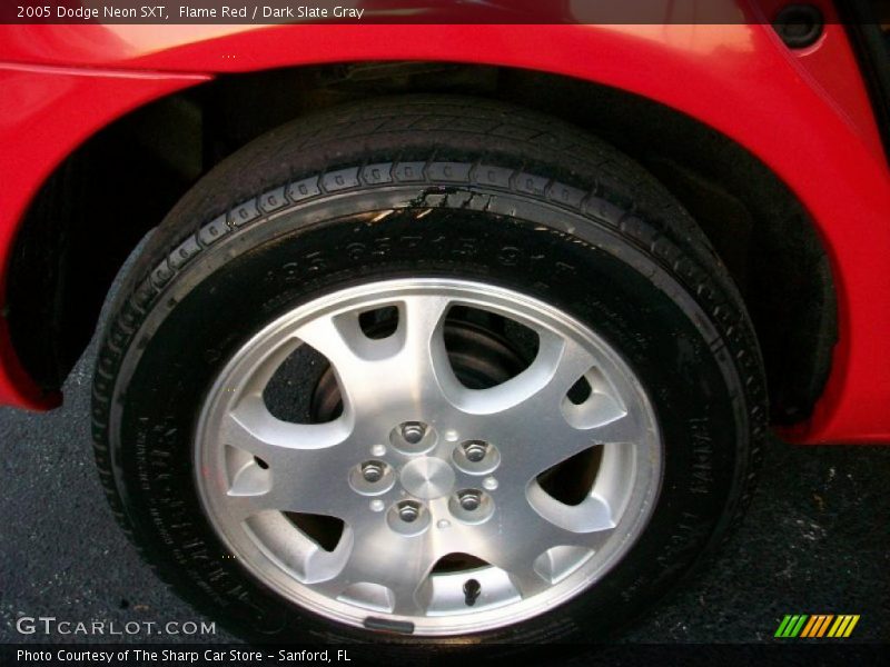 Flame Red / Dark Slate Gray 2005 Dodge Neon SXT