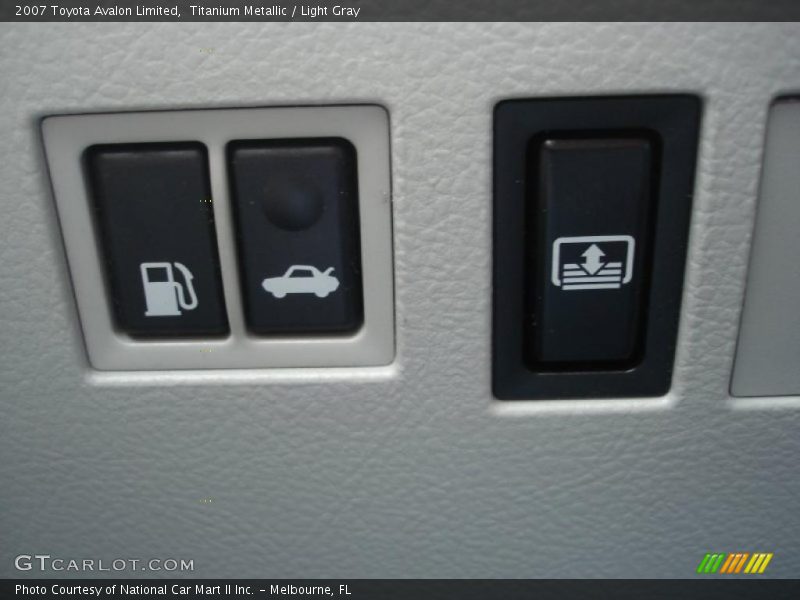 Titanium Metallic / Light Gray 2007 Toyota Avalon Limited