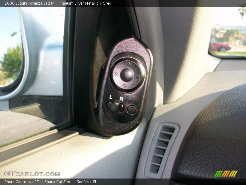 Titanuim Silver Metallic / Grey 2006 Suzuki Forenza Sedan