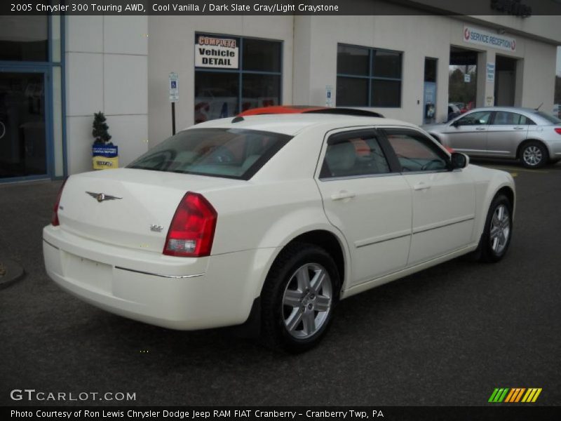 Cool Vanilla / Dark Slate Gray/Light Graystone 2005 Chrysler 300 Touring AWD