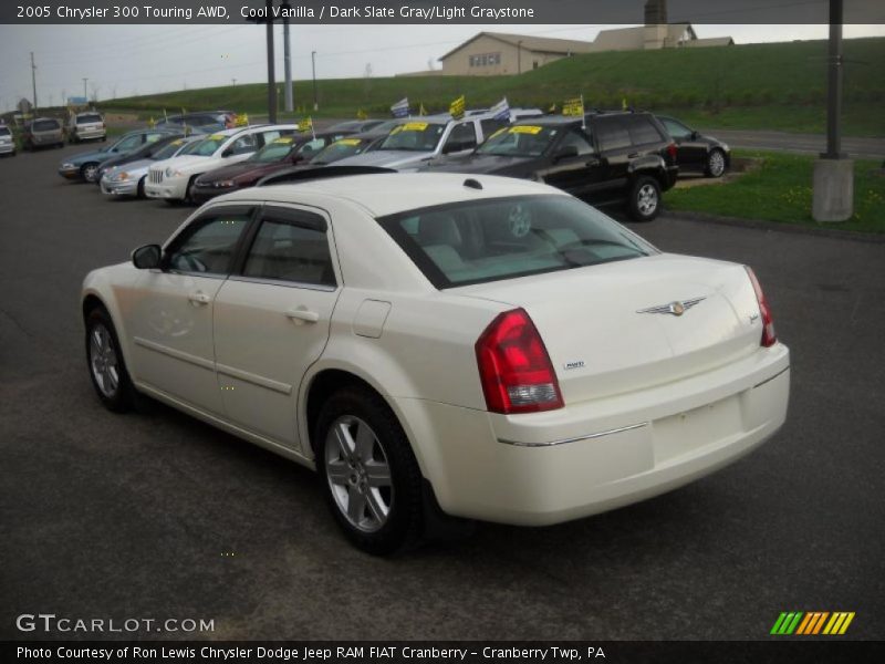 Cool Vanilla / Dark Slate Gray/Light Graystone 2005 Chrysler 300 Touring AWD