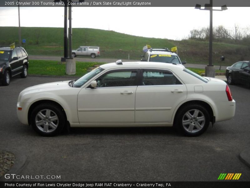 Cool Vanilla / Dark Slate Gray/Light Graystone 2005 Chrysler 300 Touring AWD