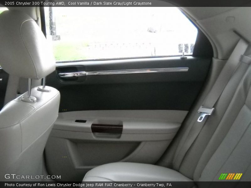 Cool Vanilla / Dark Slate Gray/Light Graystone 2005 Chrysler 300 Touring AWD