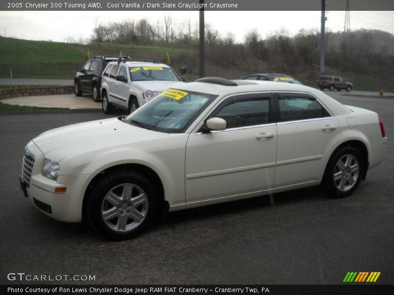 Cool Vanilla / Dark Slate Gray/Light Graystone 2005 Chrysler 300 Touring AWD