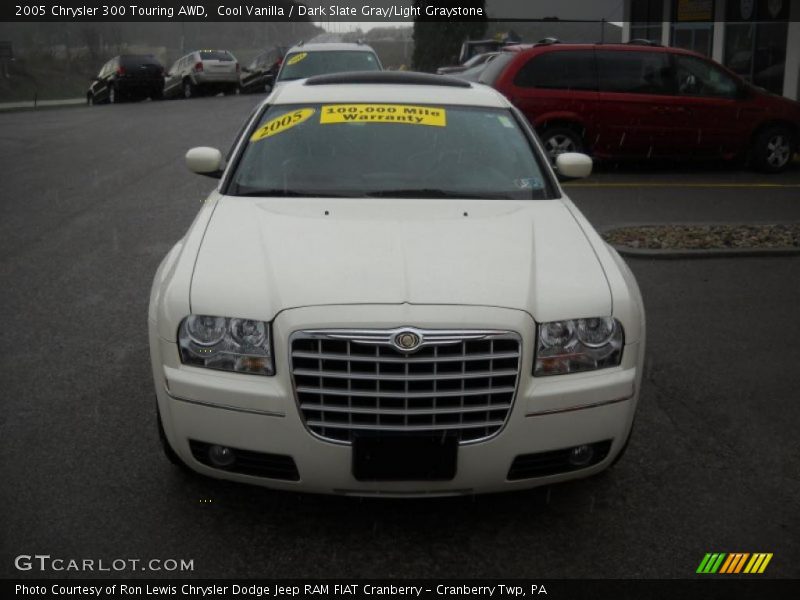 Cool Vanilla / Dark Slate Gray/Light Graystone 2005 Chrysler 300 Touring AWD