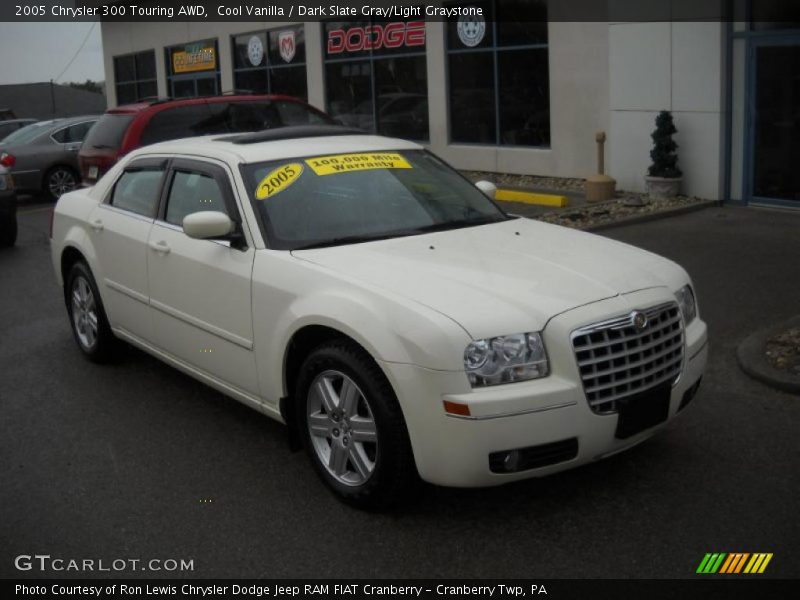 Cool Vanilla / Dark Slate Gray/Light Graystone 2005 Chrysler 300 Touring AWD