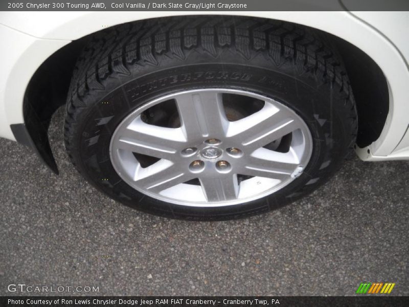 Cool Vanilla / Dark Slate Gray/Light Graystone 2005 Chrysler 300 Touring AWD