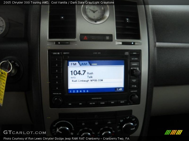 Cool Vanilla / Dark Slate Gray/Light Graystone 2005 Chrysler 300 Touring AWD