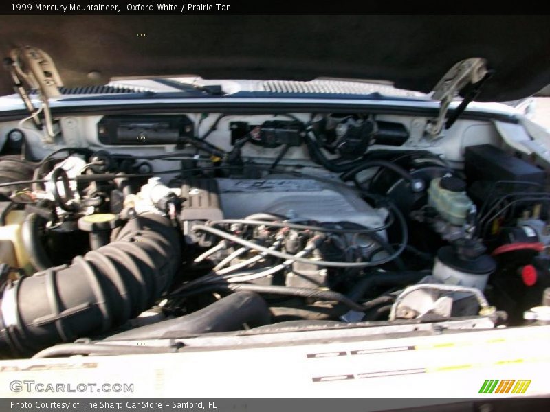 Oxford White / Prairie Tan 1999 Mercury Mountaineer