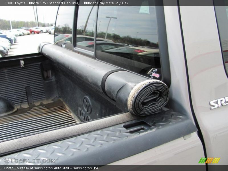 Thunder Gray Metallic / Oak 2000 Toyota Tundra SR5 Extended Cab 4x4