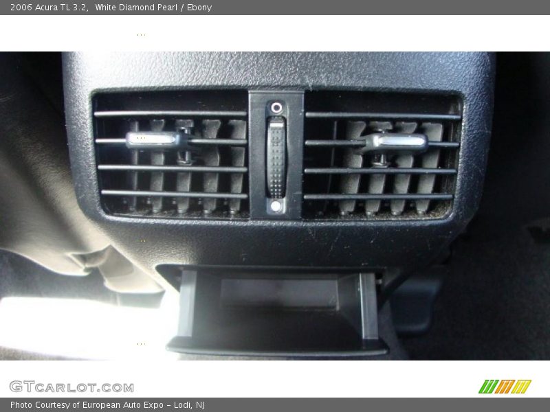 White Diamond Pearl / Ebony 2006 Acura TL 3.2