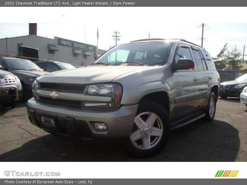 Light Pewter Metallic / Dark Pewter 2002 Chevrolet TrailBlazer LTZ 4x4