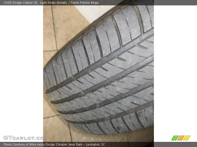 Light Khaki Metallic / Pastel Pebble Beige 2008 Dodge Caliber SE
