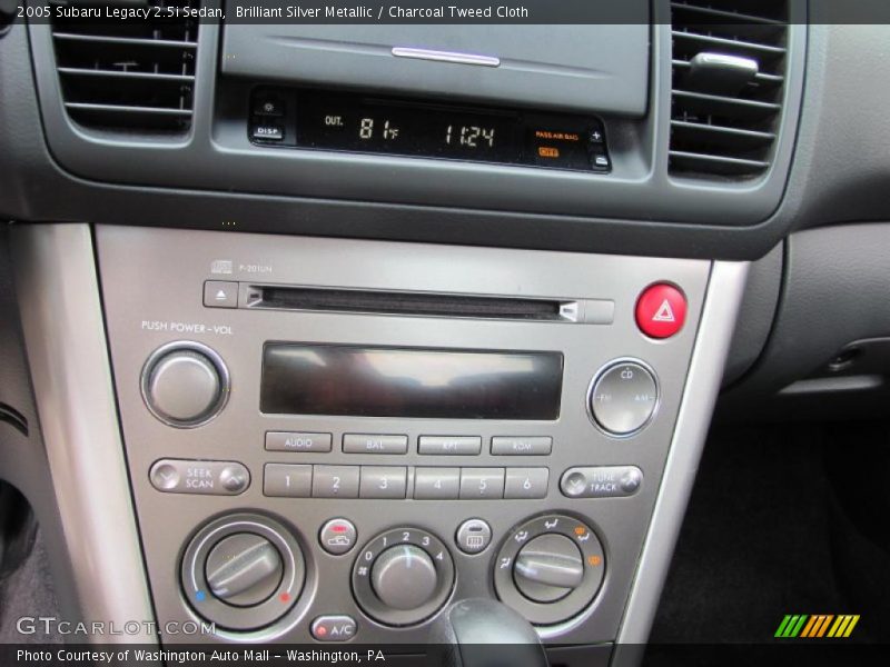 Brilliant Silver Metallic / Charcoal Tweed Cloth 2005 Subaru Legacy 2.5i Sedan