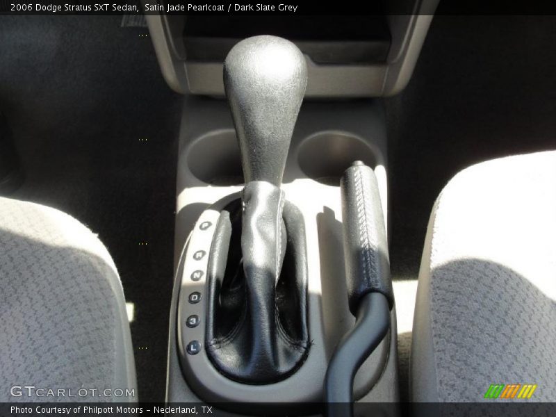 Satin Jade Pearlcoat / Dark Slate Grey 2006 Dodge Stratus SXT Sedan