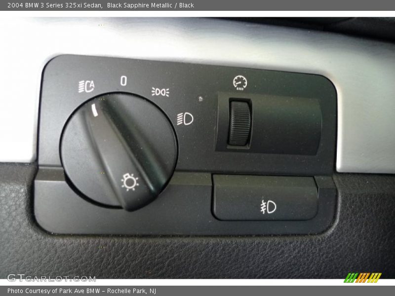 Black Sapphire Metallic / Black 2004 BMW 3 Series 325xi Sedan
