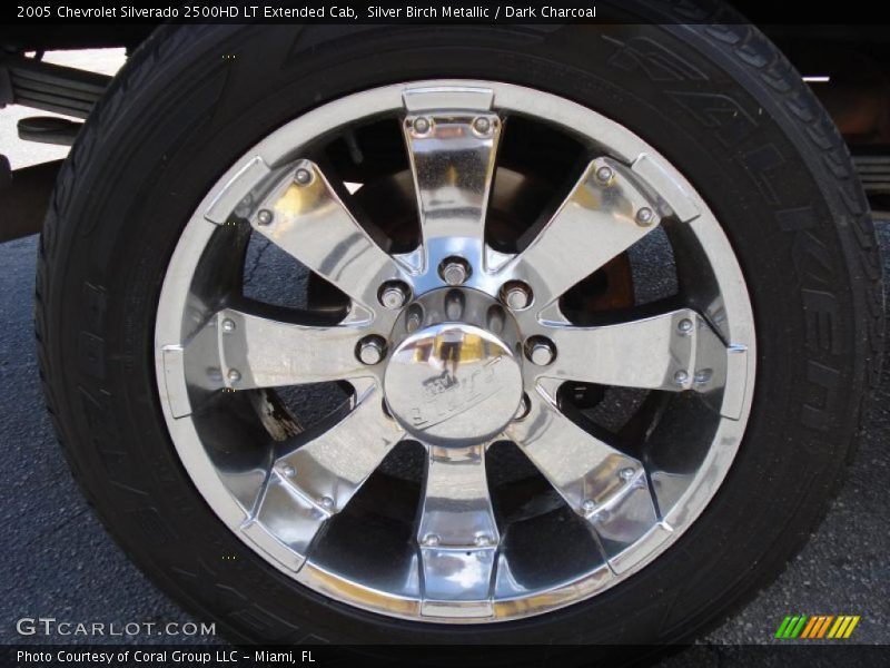 Silver Birch Metallic / Dark Charcoal 2005 Chevrolet Silverado 2500HD LT Extended Cab