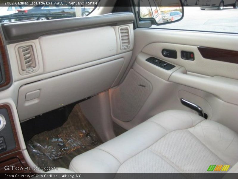 Silver Sand / Shale 2002 Cadillac Escalade EXT AWD