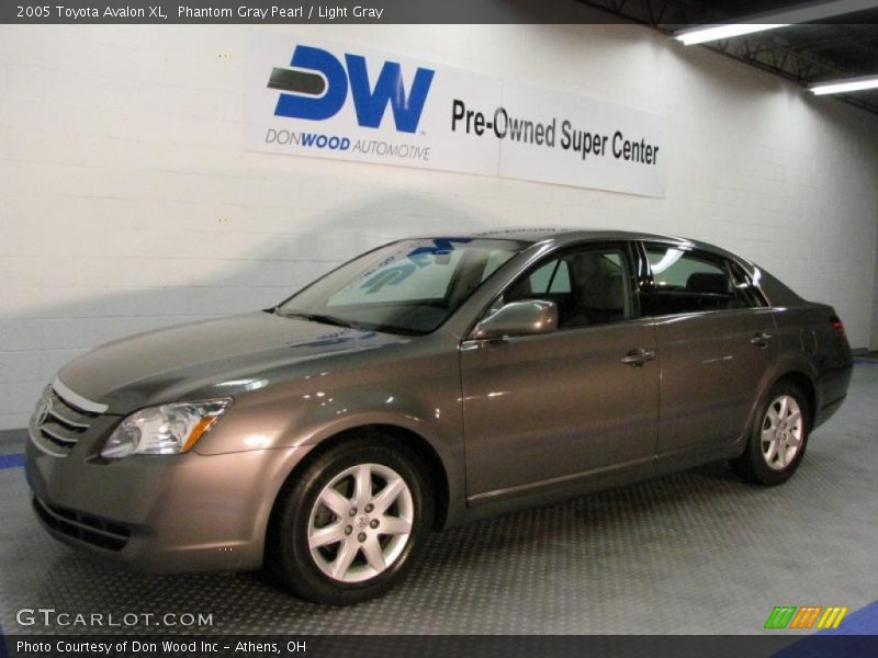 Phantom Gray Pearl / Light Gray 2005 Toyota Avalon XL