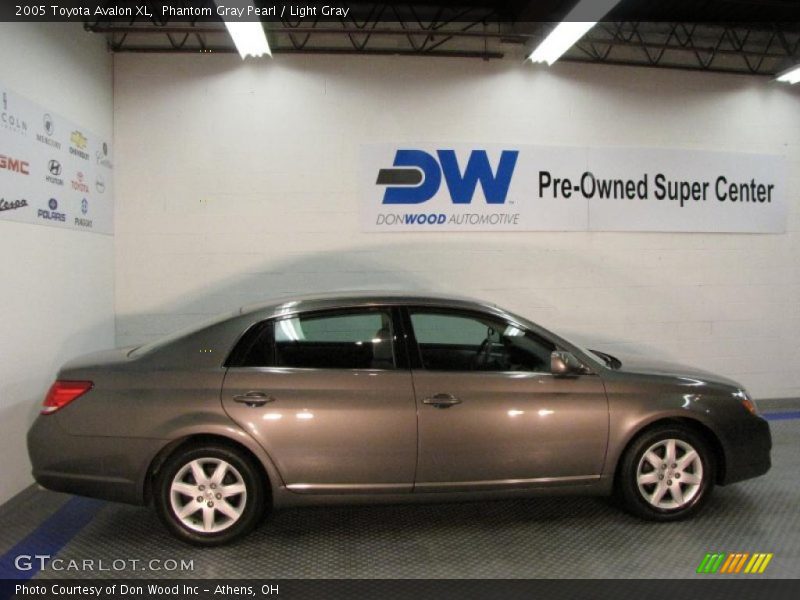 Phantom Gray Pearl / Light Gray 2005 Toyota Avalon XL