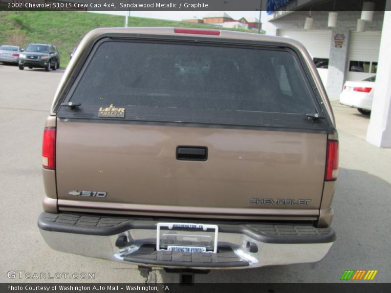 Sandalwood Metallic / Graphite 2002 Chevrolet S10 LS Crew Cab 4x4