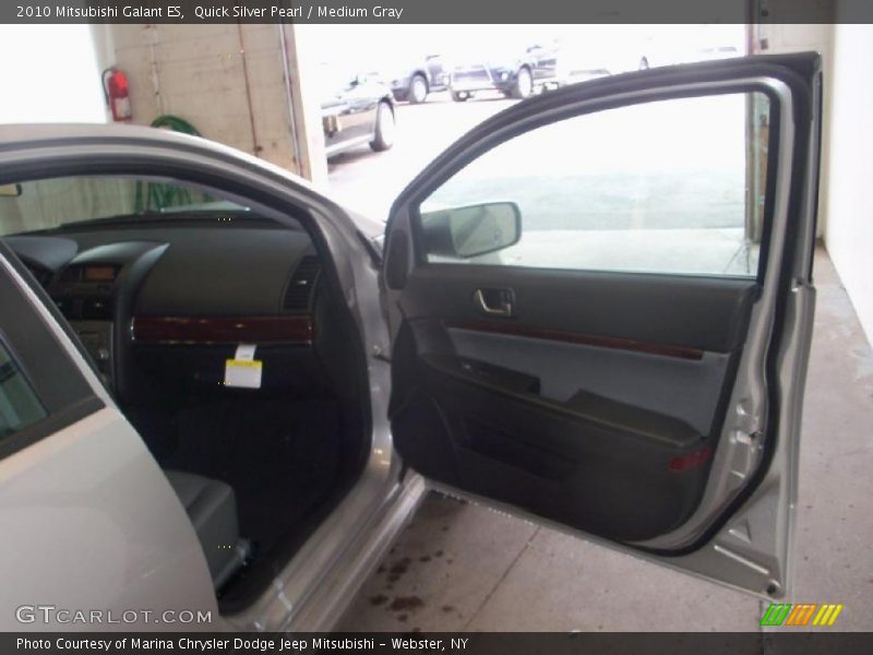 Quick Silver Pearl / Medium Gray 2010 Mitsubishi Galant ES