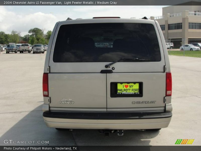 Light Pewter Metallic / Medium Gray 2004 Chevrolet Astro LS Passenger Van