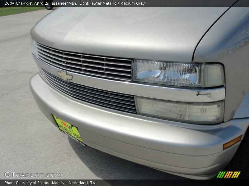 Light Pewter Metallic / Medium Gray 2004 Chevrolet Astro LS Passenger Van