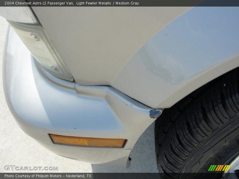 Light Pewter Metallic / Medium Gray 2004 Chevrolet Astro LS Passenger Van
