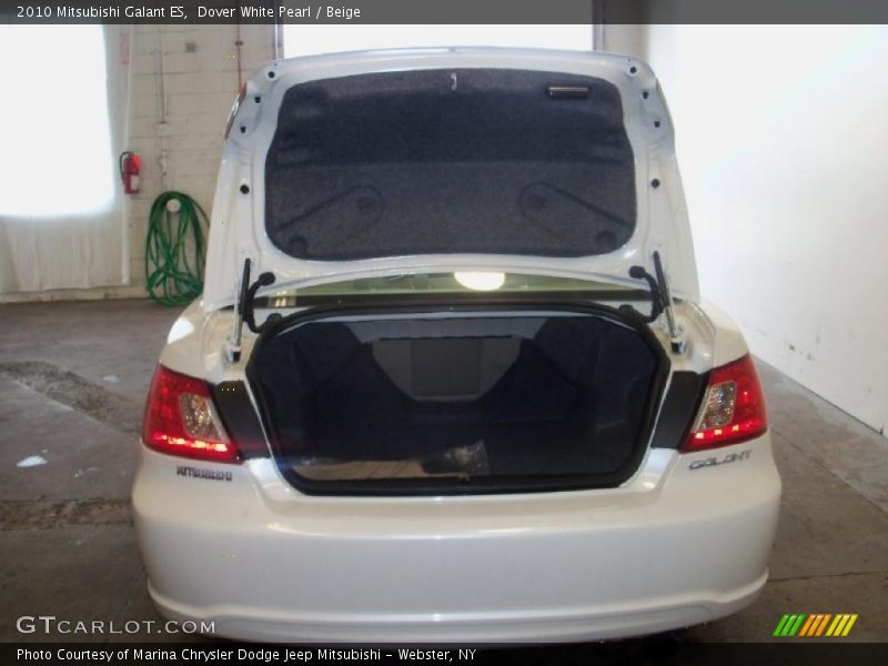 Dover White Pearl / Beige 2010 Mitsubishi Galant ES