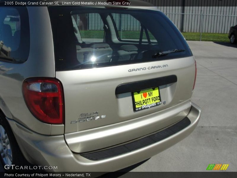 Linen Gold Metallic / Medium Slate Gray 2005 Dodge Grand Caravan SE