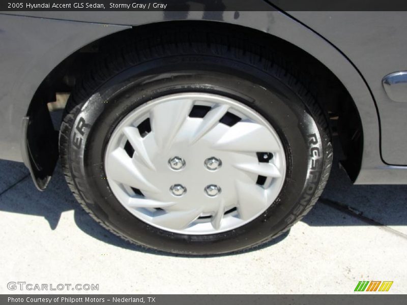 Stormy Gray / Gray 2005 Hyundai Accent GLS Sedan