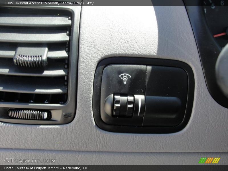 Stormy Gray / Gray 2005 Hyundai Accent GLS Sedan
