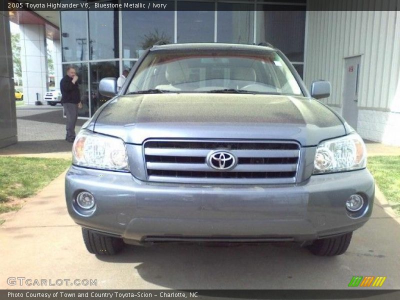Bluestone Metallic / Ivory 2005 Toyota Highlander V6